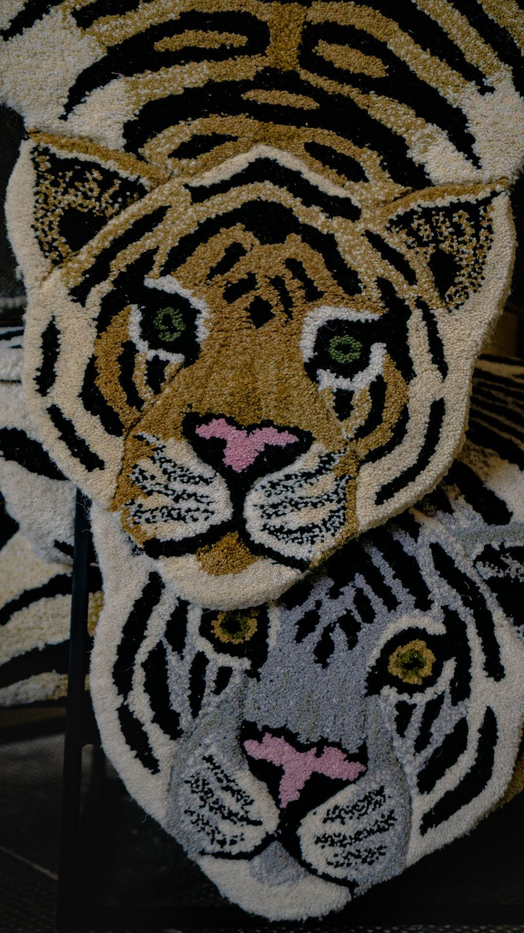 SNOWY TIGER RUG LARGE